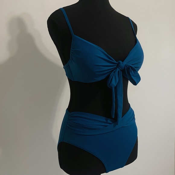 La Vie En Rose - Two Piece Swim Set - Picture 3 of 7